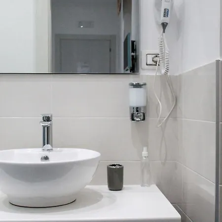 Mascalzone Latino Luxury