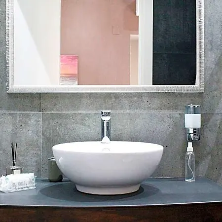 בית הארחה Mascalzone Latino Luxury