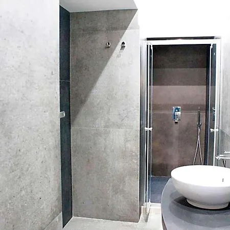 Mascalzone Latino Luxury בית הארחה